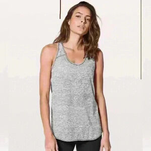 Lululemon tank  top scallop texture size small